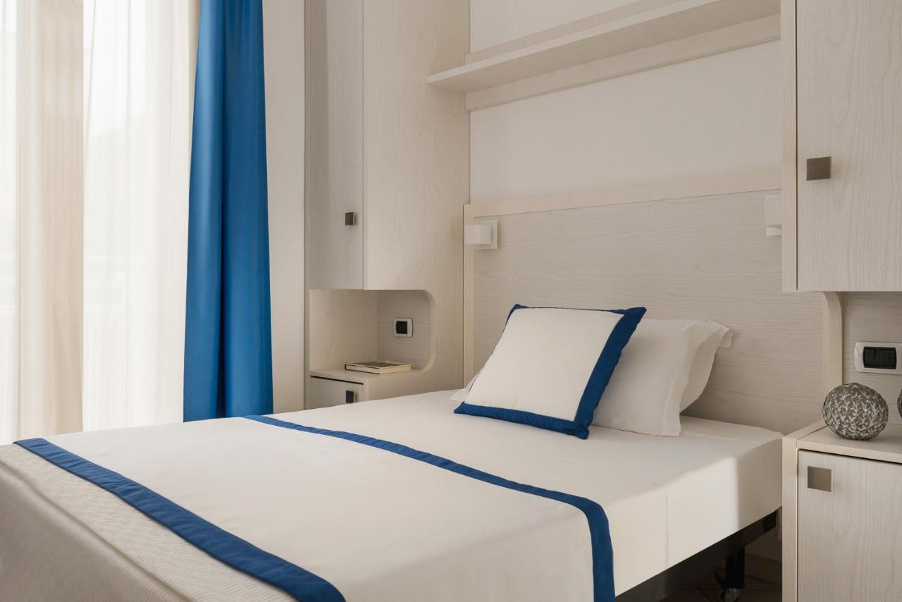 Hotel Embassy Riccione Ngoại thất bức ảnh