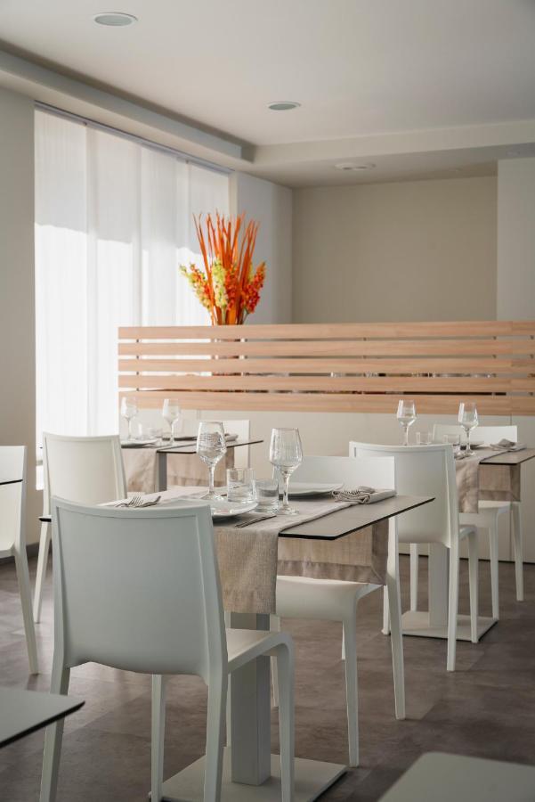 Hotel Embassy Riccione Ngoại thất bức ảnh