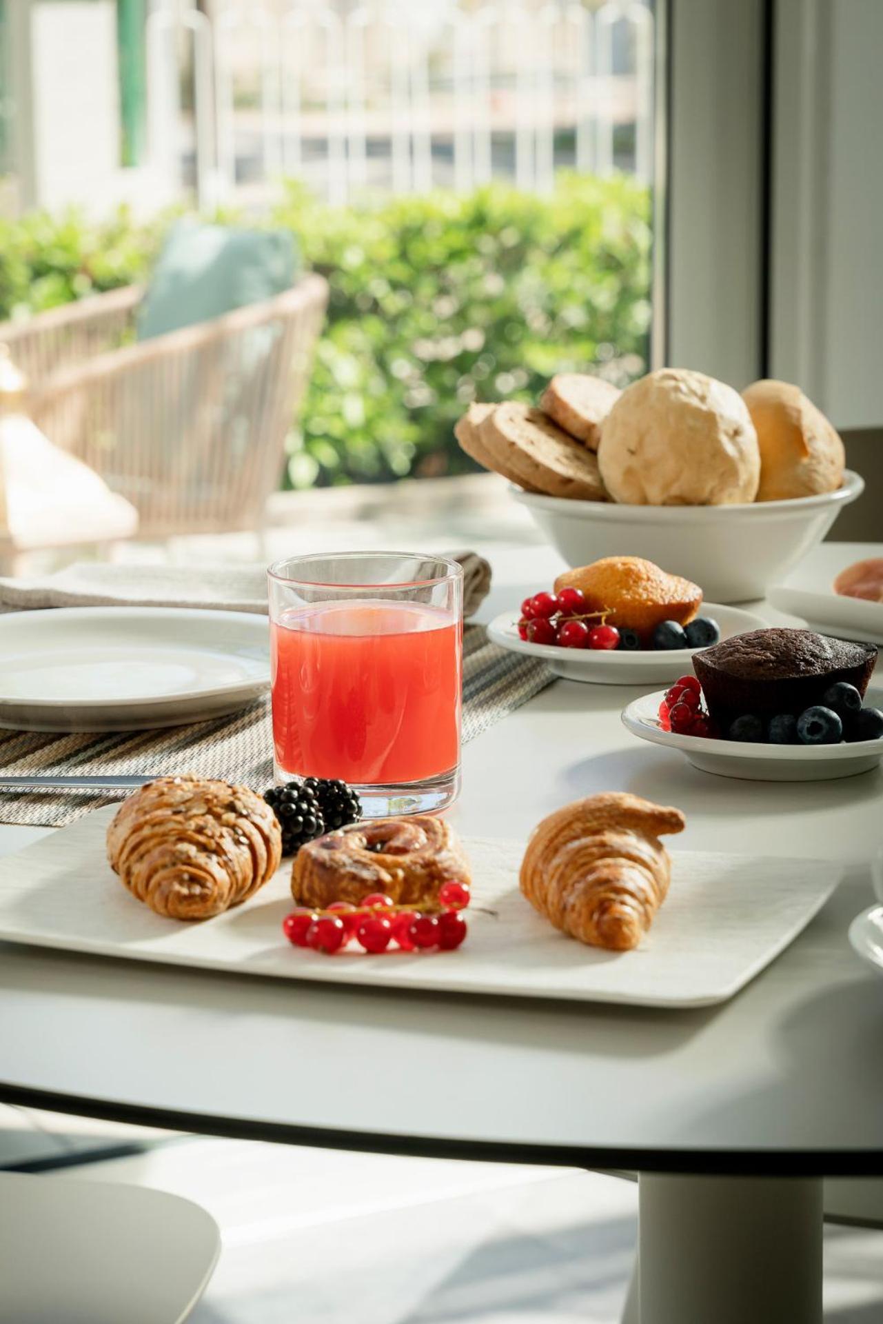 Hotel Embassy Riccione Ngoại thất bức ảnh