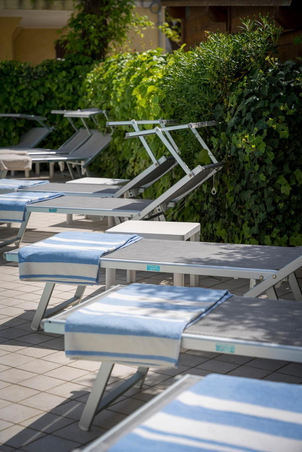Hotel Embassy Riccione Ngoại thất bức ảnh